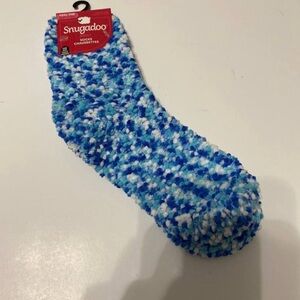 NWT Snugadoo Ocean Breeze Fuzzy Slipper Socks